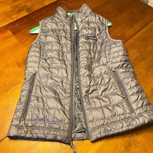 Women’s Nano puff vest small